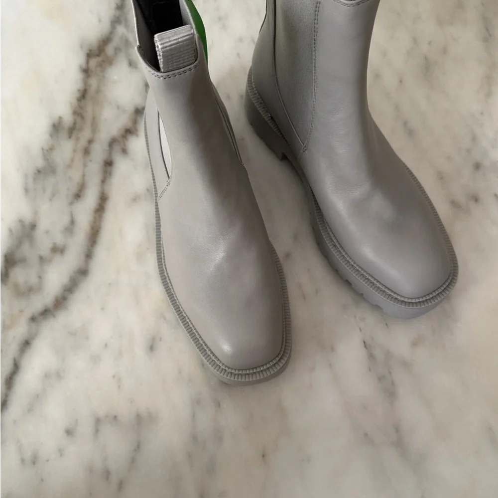 NWT Sam Edelman ♡ Laguna Chelsea Boot Pebble Grey - Picture 7 of 7